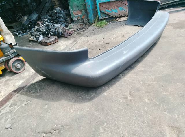 Бампер задній