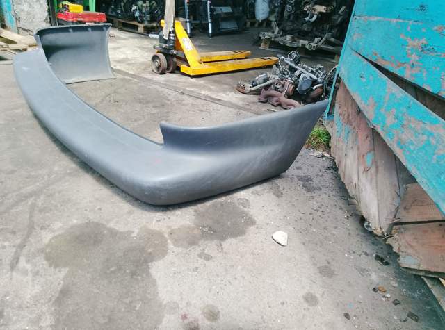 Бампер задній