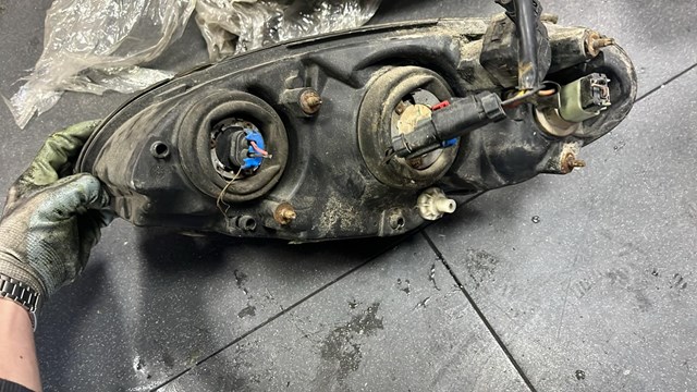 Фара правая