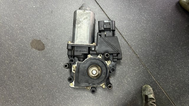 Моторчик стеклопо