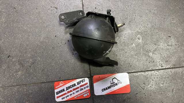 Бачок вакуумной системы двигателя (демпфер)