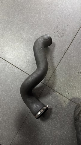 Шланг (патрубок) интеркуллера верхний