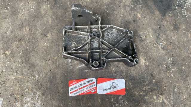 кронштейн компрессора