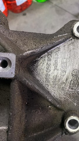 кронштейн компрессора