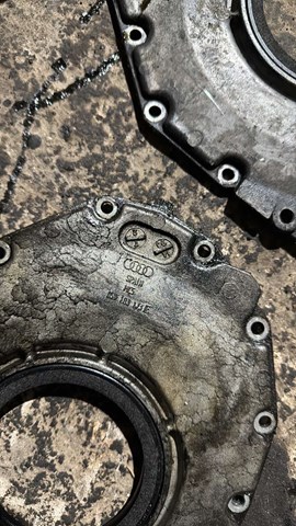 Крышка коленвала