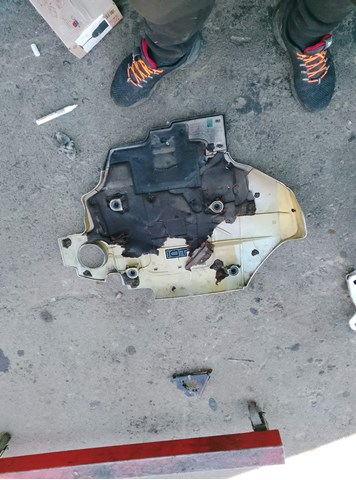 Кришка двигуна декоративна