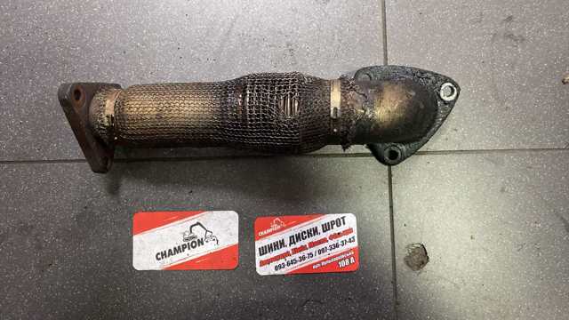 Патрубок коллектора