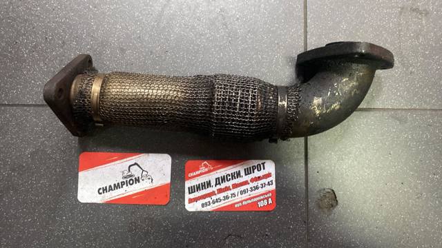 труба глушителя правая