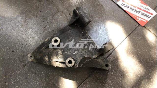 кронштейн компрессора