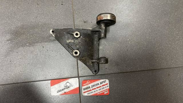 кронштейн компрессора