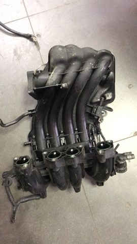 колектор впускний