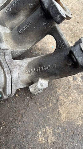 Колектор впускний