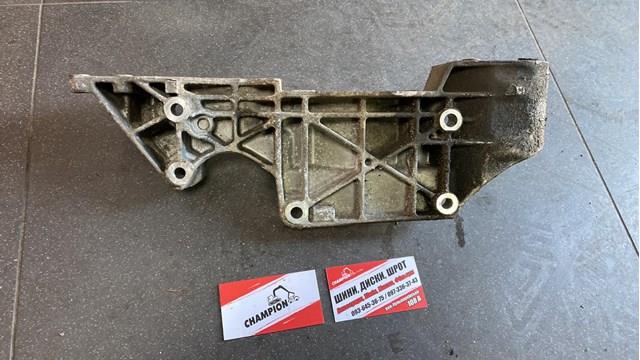 кронштейн генератора