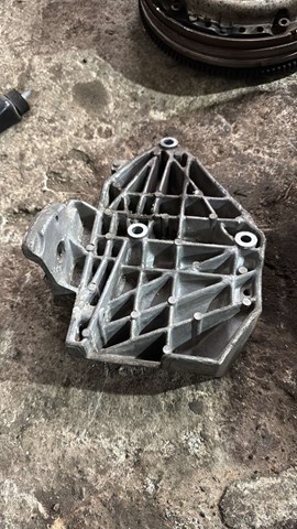 Кронштейн компрессора