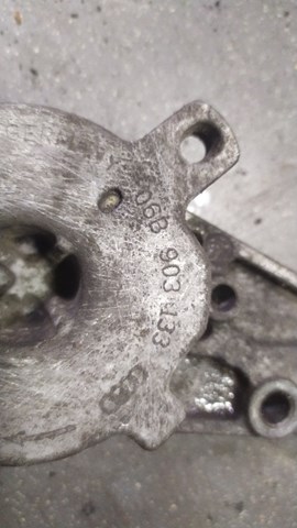 Натягувач приводного ременя