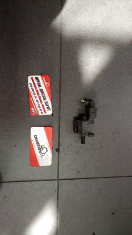 Клапан перемикання регулятора заслонок впускного колектора