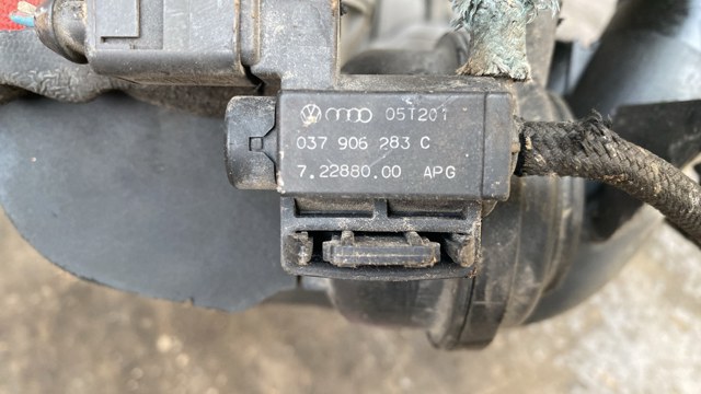 Клапан перемикання регулятора заслонок впускного колектора