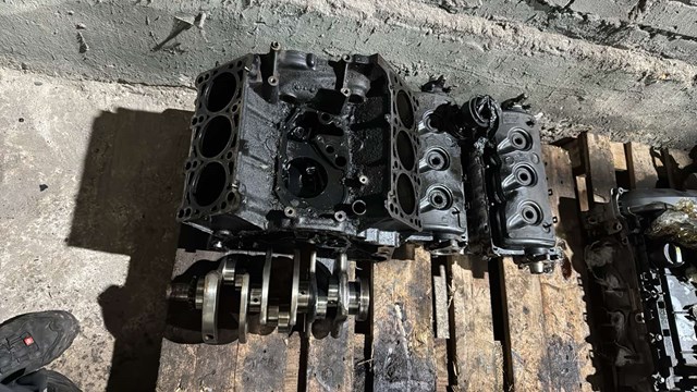 Коленвал двигателя 2.5