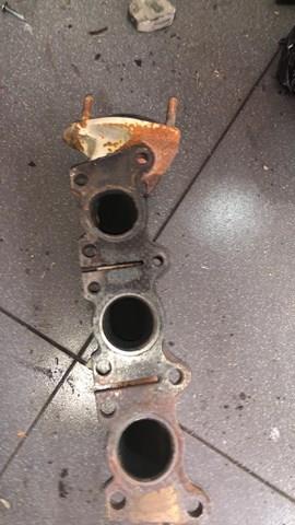 выпускной коллектор правый a6 c5 2.4