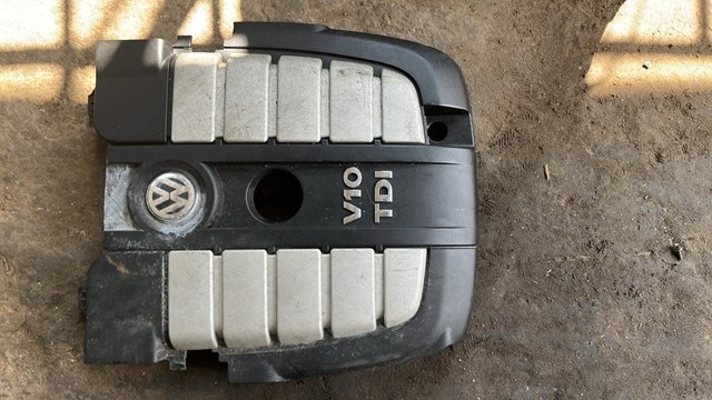 кришка двигуна