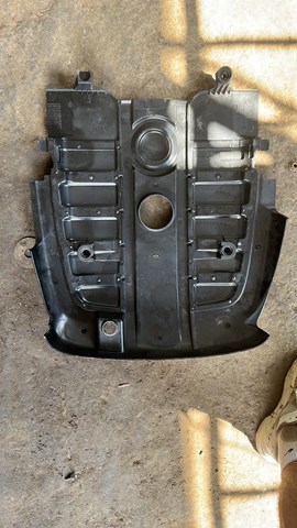 кришка двигуна