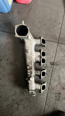 Коллектор впускной VOLKSWAGEN