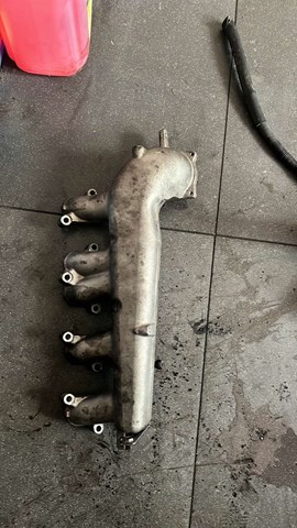 Коллектор впускной VOLKSWAGEN