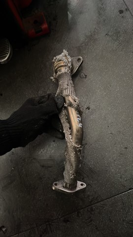 Трубка отработанных газов egr touareg