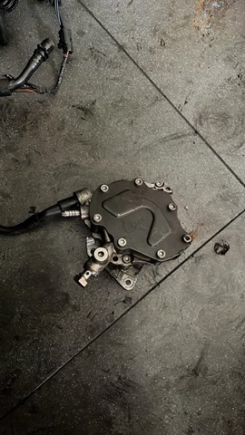 Тандемный топливный насос правый