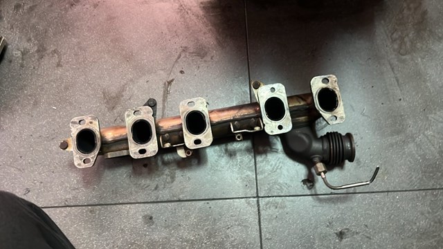 Выпускной коллектор левый volkswagen touareg 5.0