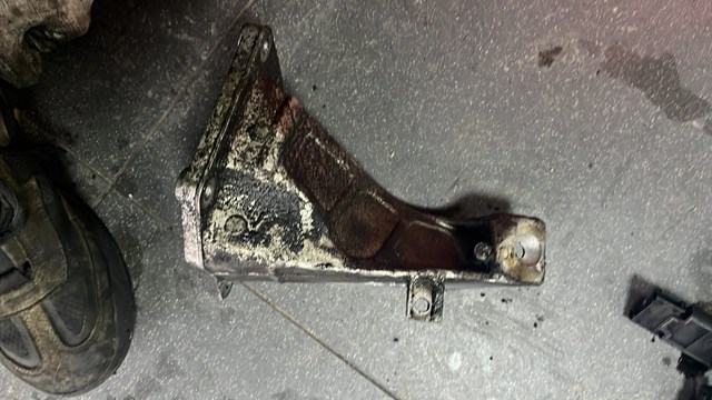 Кронштейн опоры