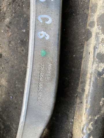 Важіль передньої підвіски верхній, правий