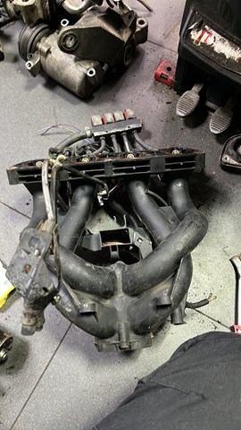 Коллектор впускной нижний