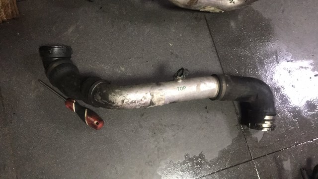 патрубок интеркулера bmw