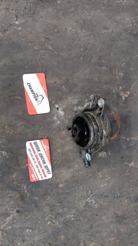 Насос вакуумний