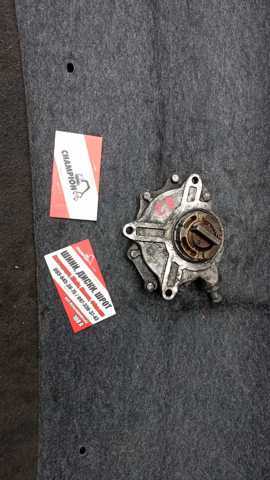 Насос вакуумний