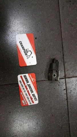 Датчик удару