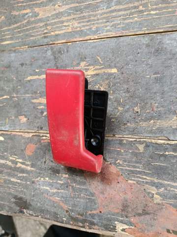 Ручка відкривання капота — фото 1