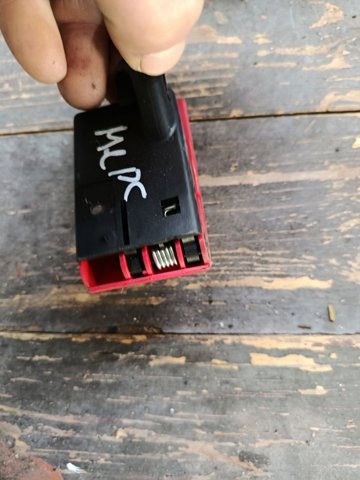 Ручка відкривання капота — фото 4