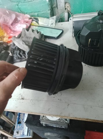 Двигун вентилятора пічки (обігрівача салону)