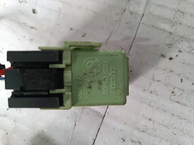 Реле покажчиків поворотів