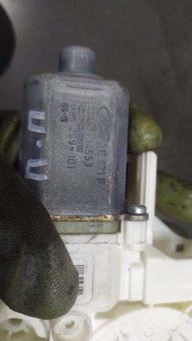 Двигун склопідіймача двері передньої, правої