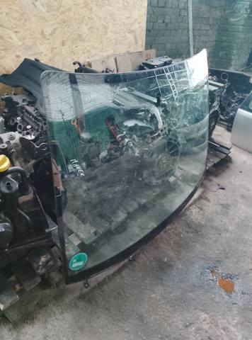 Скло лобове