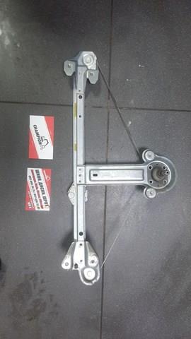 стеклоподъемник прав зад механ