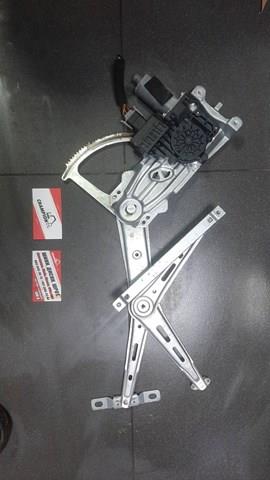 стеклоподъемник электр. передний правый