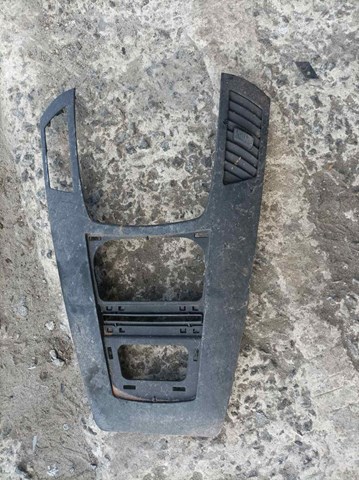 Дефлектор салону центральний лівий Opel Zafira B