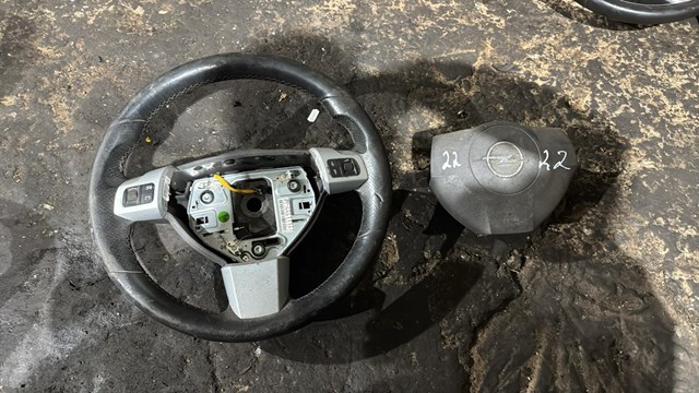Airbag в мультируль 13168455 OPEL