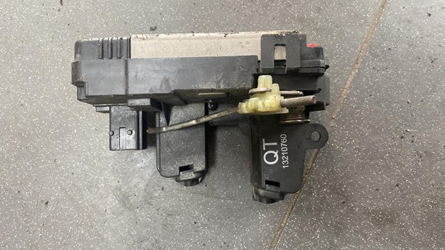 Замок двери задней левой