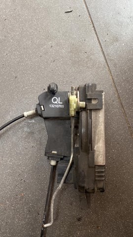 Замок двери передней правой