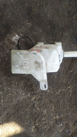 Бачок омивача скла